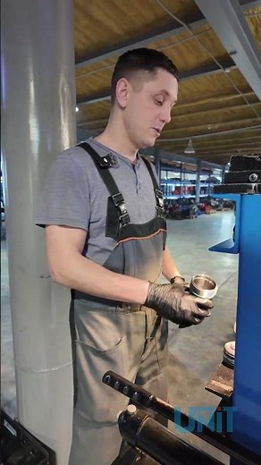 Disassembly of the hydraulic accumulator DQ200 / 0AM