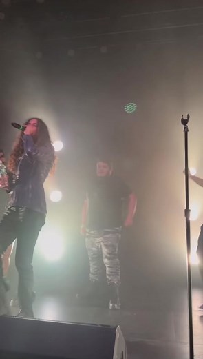 Shake performing “Honey” with fans on stage 🥲 #070shakeedit #070shakemusic