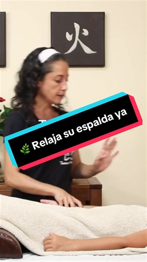 👦🏻 Masaje Relajante para Aliviar el Dolor de Espalda en Niños ✨ Hablamos sobre cómo realizar un masaje terapéutico para niños que sufren dolores de espalda, utilizando técnicas suaves con aceite de almendras y movimientos circulares para aliviar contracturas. #MasajePediatrico #SaludInfantil #MasajeTerapeutico #BienesterNiños #tecnicasdemasaje