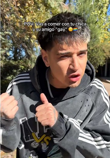 ¿Me tengo que preocupar? — POV: comer con tu chica y su amigo gay