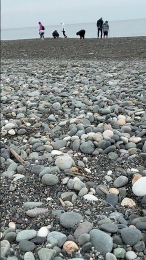 ヒスイ海岸はこんなところ‼️この中から宝石を見つけられる❓