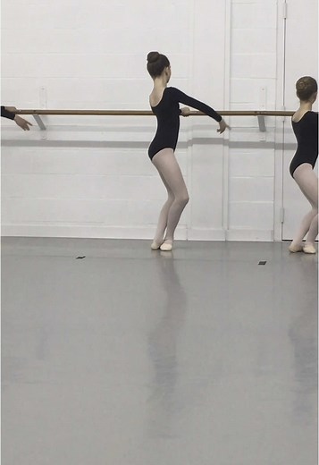 the smile because i made eye contact w my mom 🥹🫶🏻