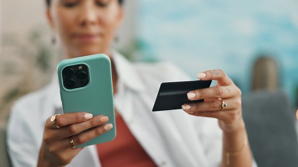 Brain Scans Reveal Online Shopping Addiction Similar to Drug Dependency