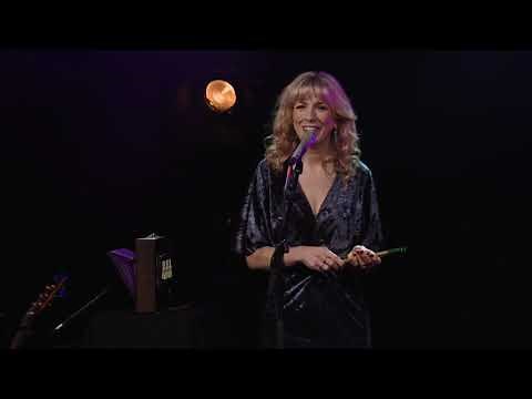Muireann Nic Amhlaoibh, Éilís Kennedy agus Méabh Ní Bheaglaoich. Live at the INEC, Killarney