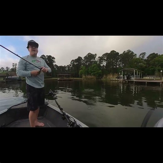 Missed a nice bass. Looked like a 4 pound plus #shorts #bassfishing #fishing #youtubeshorts