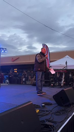 Thank you to everyone who came out to our 24th Annual Tree Lighting Concert 🎄The energy, the smiles, the music, the holiday magic, all of it made the night feel so special. We loved celebrating with you and we are so grateful to our sponsor @kimesranchjeans, along with @stefanbenzofficial, @drewofficial, and @gibbyparratv for bringing the night to life! ✨ • • #holiday #phoenix #outlet #concert | Outlets North Phoenix