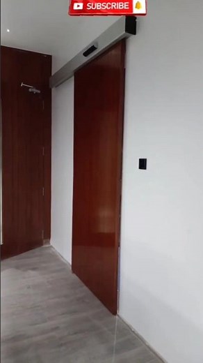 Automatic Sensor Door.