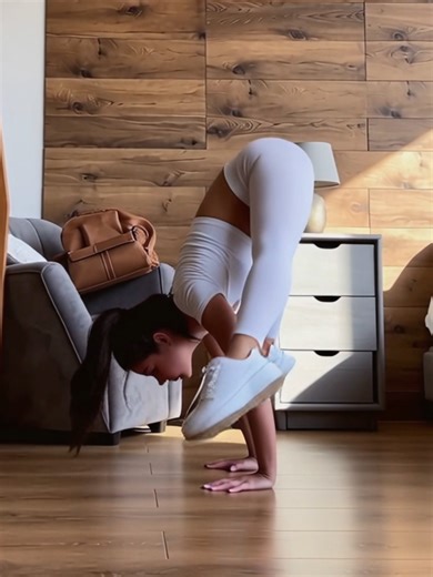 Ai girl - A little more work #aivideo