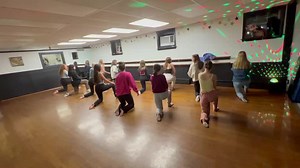 Limelite Traditions ❤️ I remember first teaching this dance to my students in the early 90’s it’s just sweet simple and fun. Generations of LIMELITE students year after year and every one of them so special 🥰…. I hope my former students will dance along and maybe teach their children. Wishing everyone the happiest holiday season . Never stop dancing 💃 Grateful for the visit from my college students tonight Gracey Sorensen Kylie Ameika Haley Jackson #￼traditions #limelitefamily #dance #dancestu