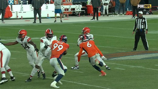 P.J. Locke flies off end for fourth-down sack-fumble vs. PJ Walker
