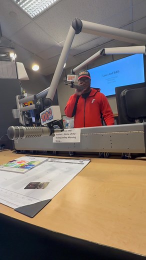 Live on air at 11:35 giving away $50 gift cards. You can win yesterday today and tomorrow!! | Trainer Rodney Hunter