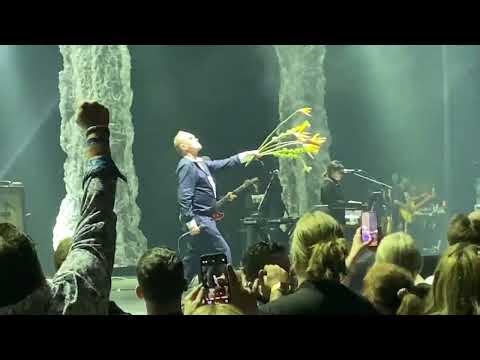 Watch Morrissey and Johnny Marr Play the Same Smiths Classics 11 Days and Five Miles Apart