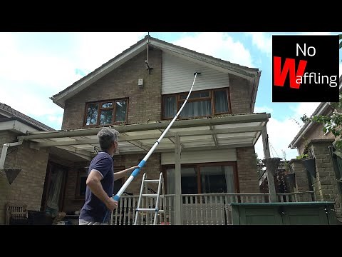 How to Easily CLEAN your Hard to Reach FACIAS SOFFITS WINDOWS using this pole with built in hose