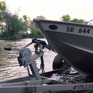 Automatic Boat Loading And Launching System. Learn More https://www.boat2trailerhookup.com/b2t-video-03/ | Boat2Trailer