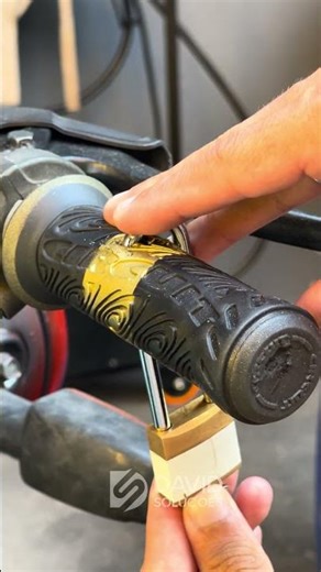 The Perfect Trick to Lock Your Motorcycle”#MotorcycleLife#BikerTips#MotorcycleSecurity