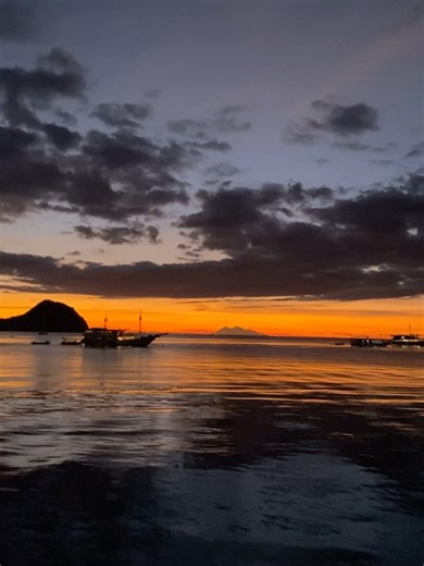 Siskaeee E Nya 3 on Instagram: "So this is love~🧡"