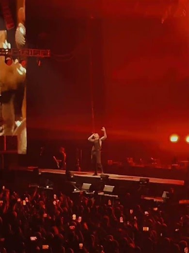 Watch the world burn!! Falling in reverse live Germany 2025 #fallinginreverse #concert #metal