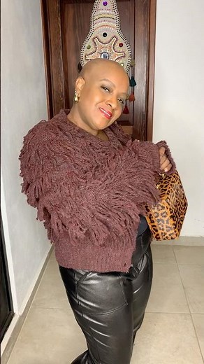 My Favorite chunky chocolate brown sweater 🤎