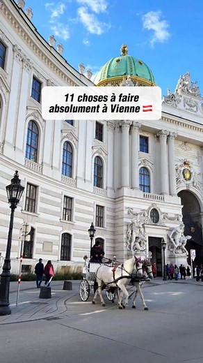 11 choses à faire absolument à Vienne 👇 1. Château de Schönbrunn (entre 28 et 69€ / pers.) 2. Musée de Sissi (20€ / pers.) 3. Palais du belvédère (19,50€ / pers.) 4. Cafés 5. Cathédrale Saint-Étienne 6. Eglise Saint-Pierre 7. Église Saint-Charles-Borromée 8. Burggarten 9. Volksgarten 10. Passage Ferstel 11. Prater Enregistre cette vidéo pour ton prochain voyage à Vienne 📌 #vienne #autriche #voyageuse #voyager | Les Aventures De Charlotte