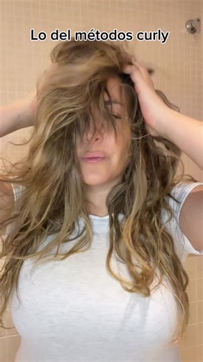 May Te on Instagram: "Lo del curly… sígueme para mas consejos ❤️ Os amooooo 🥰 #humor #comedia #reels #parodia #curly"