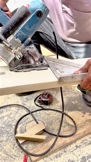 manual wood cutting using a power saw for a neat and straight result on the wood surface easily