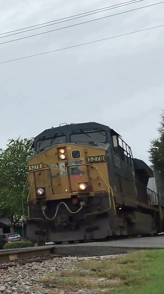 COOL LOW SHOT OF FAST CSX INTERMODAL TRAIN AT PLANT CITY, FL!!! 8/23/25