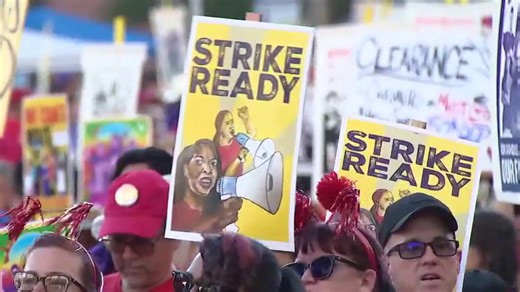 LAUSD reaches last-minute deal with union to avert strike, keep schools open