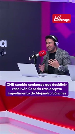 #LaLuciérnaga | El Consejo Nacional Electoral (CNE) aceptó el impedimento de Alejandro Sánchez, del Centro Democrático, por lo que no podrá ser conjuez en el caso de Iván Cepeda y la consultas del ‘Frente por la Vida’. Los nuevos dos conjueces que tendrán en sus manos la decisión son Alberto Rojas Ríos, del Partido Liberal, y Gustavo Martín Coral, de Colombia Justa Libres. Cómo conjuez remanente fue designado Hollman Ibáñez (Alianza Verde). Esto podría representar un respiro para Iván Cepeda, pu