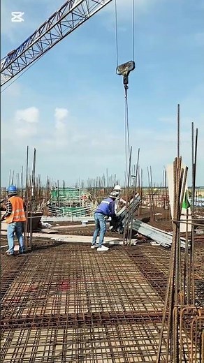 lifting Steel Tube #shorts #towercranes #construction