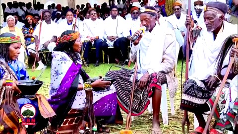 6.5K views · 204 reactions | Borana/Oromo traditional prayer and blessings (Ebb) during the coronation of the 72nd Aba Gadda Guyyoo Boruu Guyyoo at Ardha Jilla Badasa in southern Ethiopia.  OBN Afaan Oromoo | Angaaf Radio Kenya | Facebook
