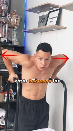 Correct way to do dips on parallel bars 👊🏽 #calisthenics #workout