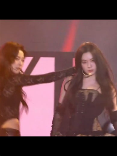 Just ridiculously hot #reveluv #revieeluvieeluv #redvelvet #luvies #officerjelly