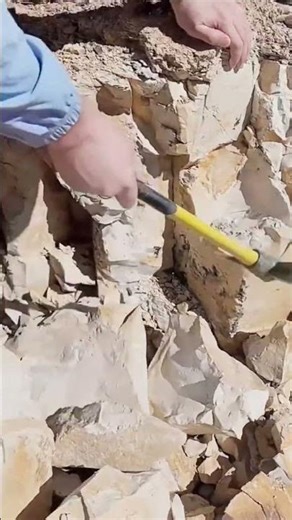 small pickaxe to break large natural stones