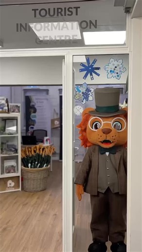 Discover more at Ashby’s Tourist Information Centre Located alongside the library, the Tourist Information Centre is your go-to hub for all things Ashby de la Zouch, whether you’re a visitor or a local! 🛍 Pick up Ashby-themed merchandise 🗺 Find out what’s on, where to go, and what not to miss 🎄 Perfect stop during festive strolls through town 📍 Ashby Tourist Information Centre | North Street, #ashbydelazouch | LoveAshby