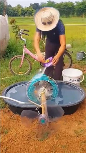 Clever washing process of clothes using creative tools