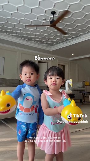 Các cô chú đã đu trend MV đi biển chưa? Hai cháu Cue Cam đã gia nhập đường đua rồi nha hehe #gdth #giadinhtruyenhinh #sealala #ilaby #doboichobe