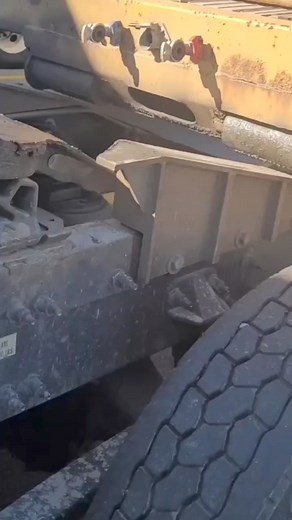 41K views · 112 reactions | How to couple "hook up" an RGN trailer #truck #trucking #truckdriver #RGN | GhostDog Hauling And Securement Specialized | Facebook