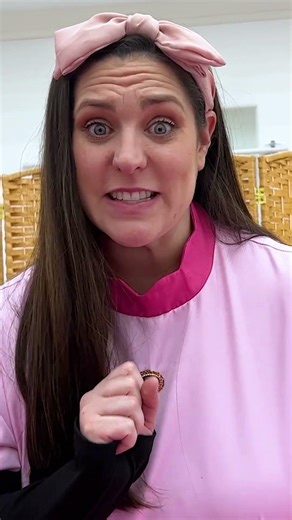 Maddie and Jannie Swap Luggage and Get Ready for a #princess #party