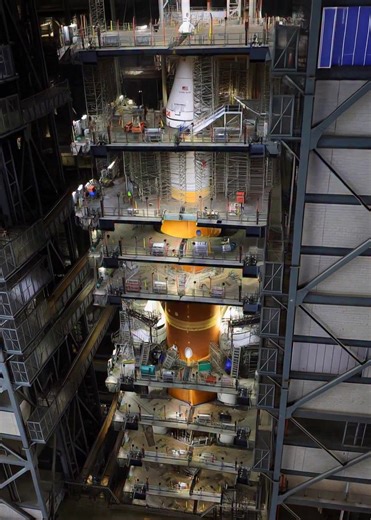 🚀NASA plans to roll out the Space Launch System (SLS) rocket and Orion spacecraft for the Artemis 2 mission from the Vehicle Assembly Building (VAB) at Kennedy Space Center no earlier than Saturday, January 17, 2026. This will move the fully stacked vehicle toward its first crewed lunar mission in more than half a century. The rollout is expected to begin in the morning, though the precise start time remains flexible depending on final technical preparations and weather conditions, setting the 