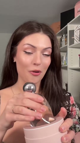 Trying Kylie Cosmetics ‘Cosmic’ Perfume – First Impressions