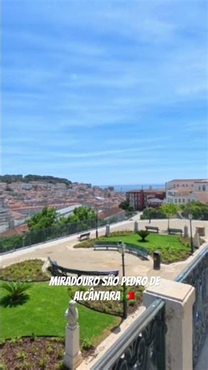 Um dos miradouros mais bonitos de Lisboa! 😍🇵🇹 #portugal