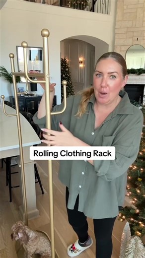 Top Features of a Rolling Clothing Rack for Home Organization