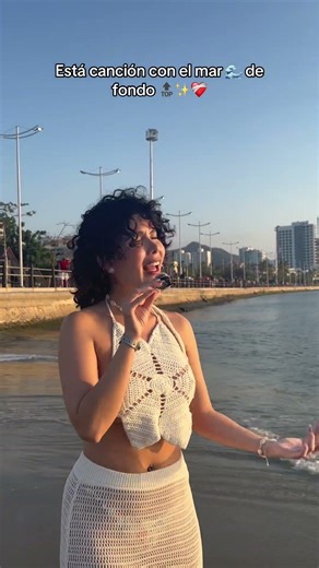 Esta canción con el mar de fondo 🔝✨