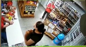 ARMED ROBBER FAIL ... GETS SHOT