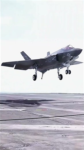 Why Fighter Jets Use Full Throttle While Landing?