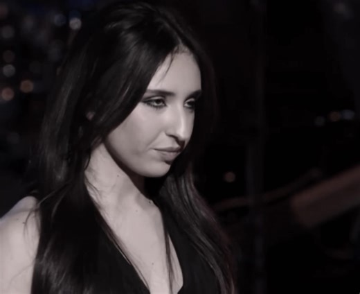 Amber Jadah's Impressive Headlock Technique