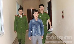 Lên Facebook giả gái lừa gần 300 triệu đồng