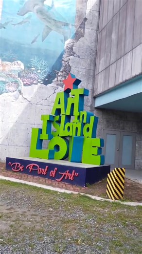 Exploring the World's Largest 3D Interactive Art Museum