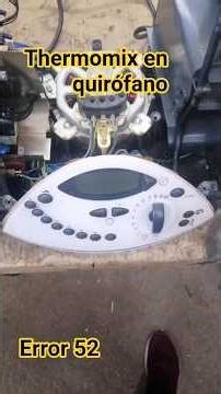Thermomix con error 52, placa electrónica sucia de grasa por derrame de líquido, y suelta.