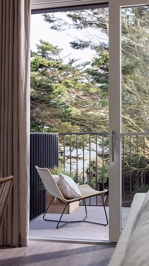 Say hello to The Sail Loft, our new Padstow retreat. Light filled vaulted ceiling living space. A sun-drenched balcony, tucked behind gently rustling trees. Two gorgeous bedrooms made for deep sleep. At this carefully designed retreat, you’ll find sanctuary after a day spent exploring Padstow and its surrounding coast path. We love to catch the ferry or water taxi across to Rock, where you’ll find soft sand and surfer-ready waves. The Sail Loft is open for bookings, link in bio for more info. #P